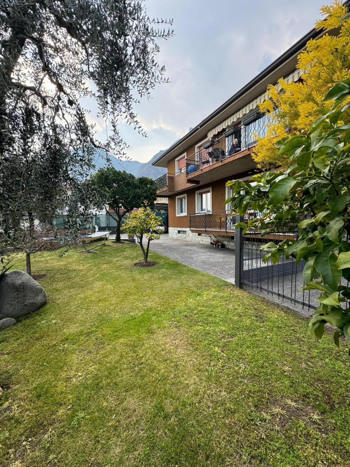 Oma Margareta Apartment Limone sul Garda Exterior foto